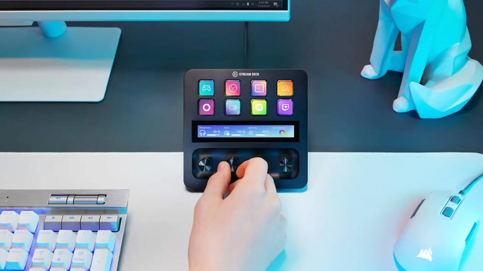 Grila de 32 de taste LCD a Stream Deck XL